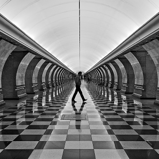 Illustration for article titled Russian Underground Stations Look Even More Stunning In Black and White